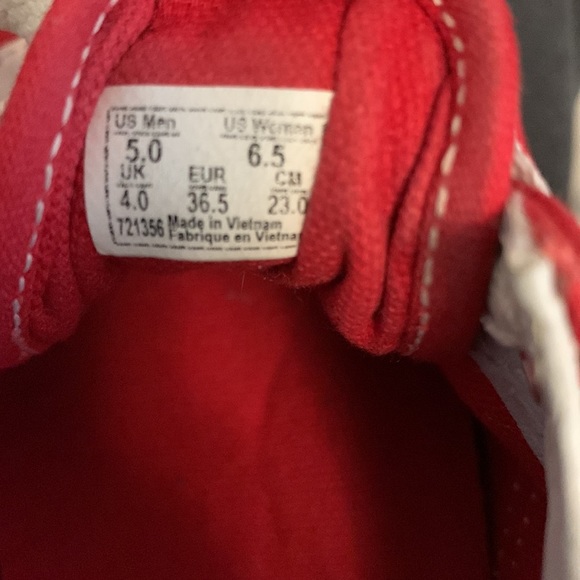 Vans - Picture 3 of 3